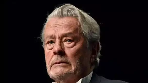 Décès de Bernard Tapie : Alain Delon tourmenté par une "peine atroce"