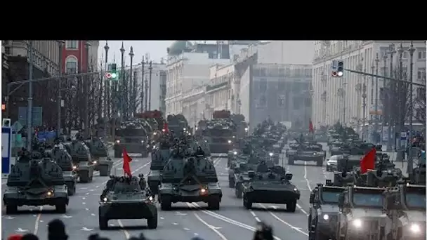 Les chars russes sont dans les rues de Moscou pour les répétitions de la parade militaire du 9 mai