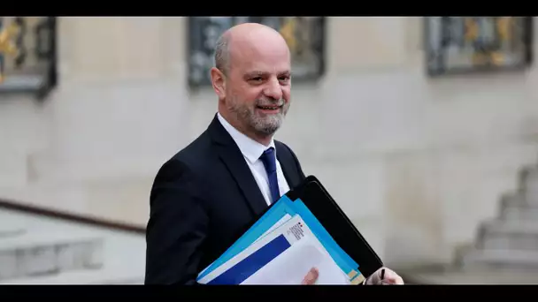 Blanquer à Ibiza : l'opposition veut sa démission