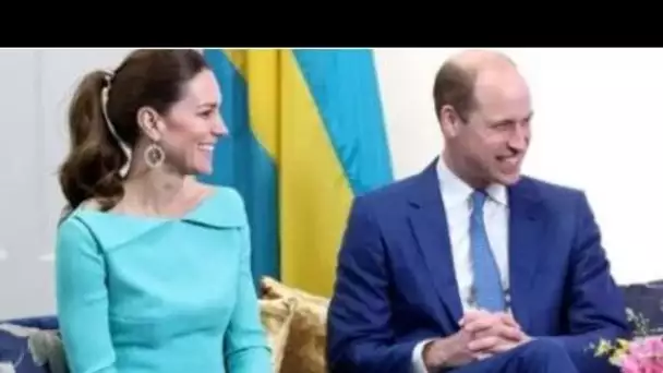 Kate et William font jaillir les fans royaux alors que le couple rencontre le Premier ministre des B