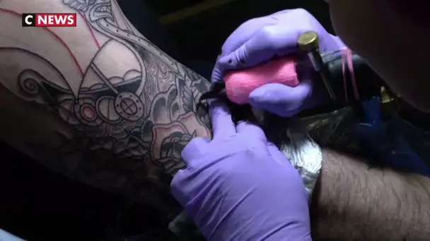 Le tatouage fait de plus en plus d’adeptes en France