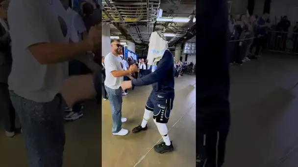 Luka Doncic 🤝 Travis Kelce after Mavericks Game 3 W! 🔥 | #Shorts