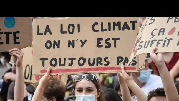 En marge de la marche pour le climat, l'Élysée dément renoncer à un référendum