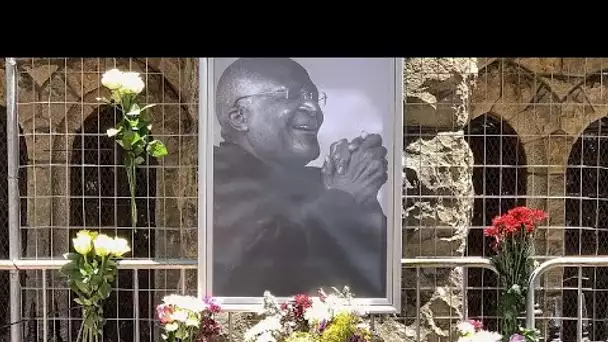 Afrique du Sud : des fleurs à la cathédrale du Cap en mémoire de Desmond Tutu