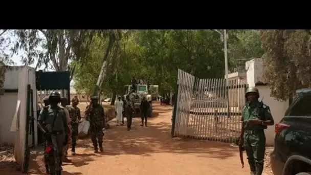 Nigeria : 140 lycéens enlevés par des hommes armés • FRANCE 24