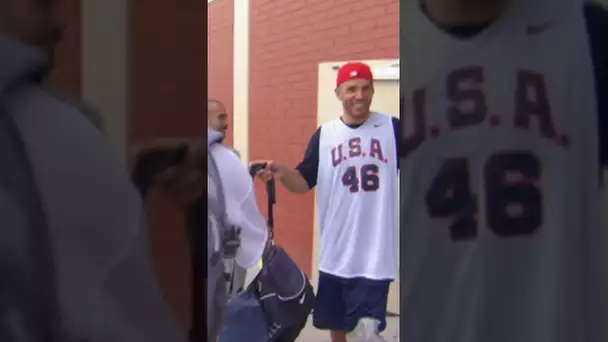 “Get this on tape” - Deron Williams helps carry Jason Kidd’s bag in 2006 😂 | #Shorts