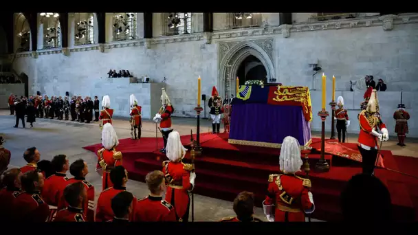 EN DIRECT - Le public commence à se recueillir devant le cercueil de la reine à Londres