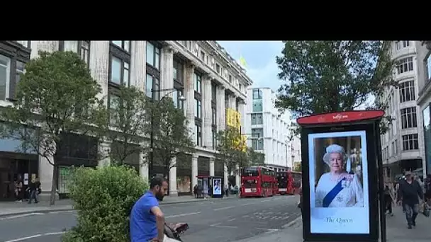 Décès d'Elizabeth II : les hommages se poursuivent à Londres