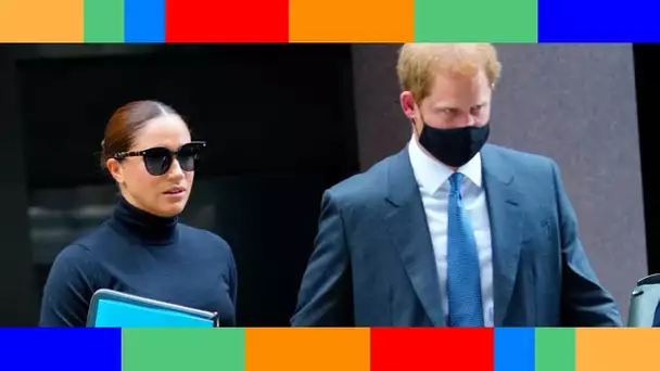 Meghan Markle à New York : talons XXL, robe droite et coiffure stricte… Elle apparaît dans une ambia