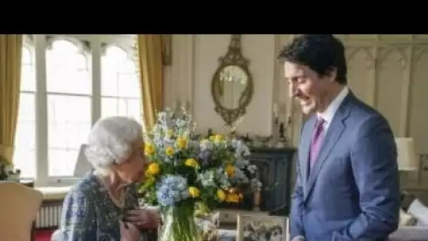 À l'intérieur de l'hommage caché touchant de Queen alors qu'elle rencontre Justin Trudeau