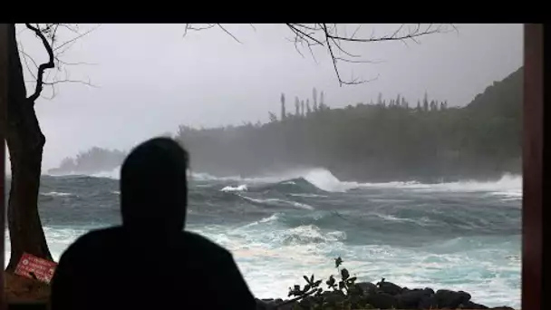 La Réunion en alerte rouge à l'approche du cyclone Emnati • FRANCE 24