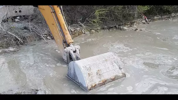 Pollution au béton dans la Seine : "Ça ne doit pas être possible de rejeter impunément des déchet…