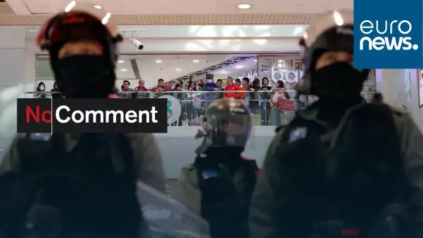 Hong Kong : affrontements entre militants pro-démocratie et policiers dans un centre commercial