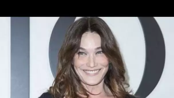 PHOTO Carla Bruni dévoile le visage masqué de Giulia, qui chante pour un spectacle de...