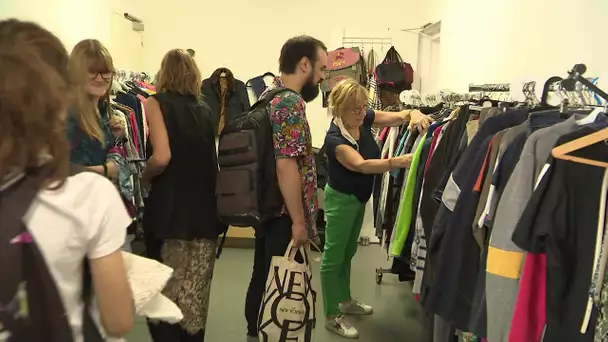 La boîte à fringues, un magasin de vêtements solidaires pour les étudiants à Angoulême