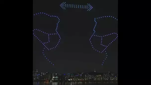 300 drones illuminent le ciel de Séoul pour rappeler les gestes barrières contre le Covid-19