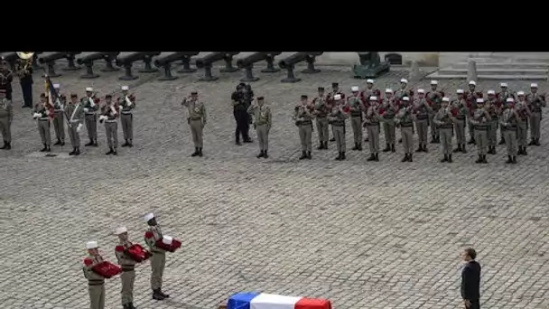 Emmanuel Macron face à Hubert Germain aux Invalides : hommage au dernier compagnon de la …