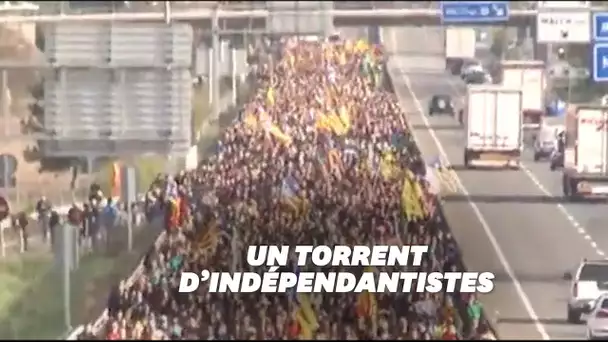 Les impressionantes colonnes de Catalans convergeant vers Barcelone