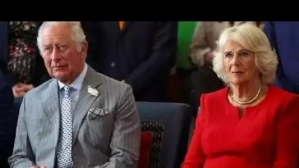 Le prince Charles et Camilla atterrissent à Terre-Neuve alors que la tournée canadienne commence