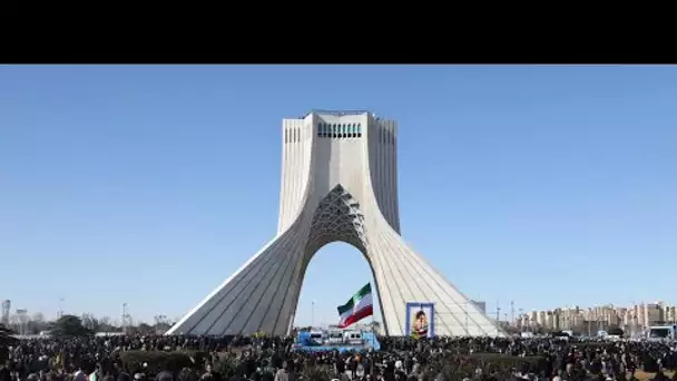 Iran : foule immense et slogans anti-américains à Téhéran pour célébrer la Révolution islamique