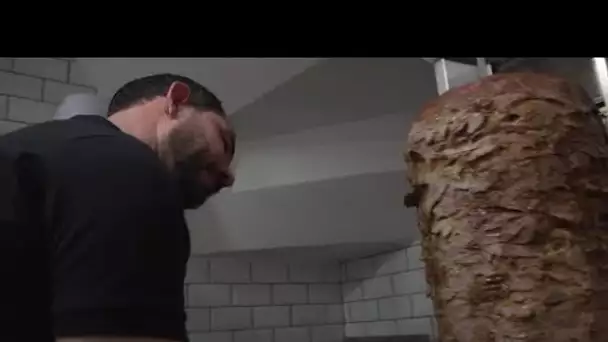 Ce maitre kebabier s'impose dans les rues de Paris