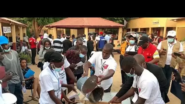 Présidentielle en Gambie : Adama Barrow en route pour la victoire