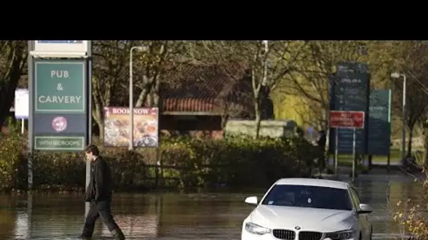 La tempête Bert continue de balayer l'Angleterre et le Pays de Galles