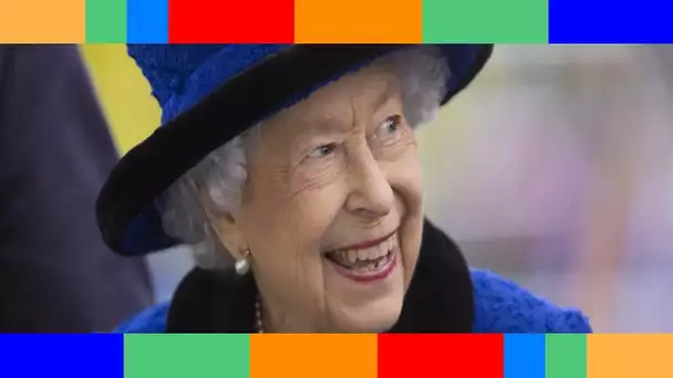 Pourquoi Elizabeth II porte t elle souvent des gants