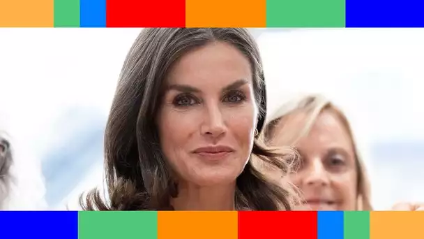 Letizia d'Espagne : sa rentrée remarquée s'est faite dans une spectaculaire robe à fleurs !