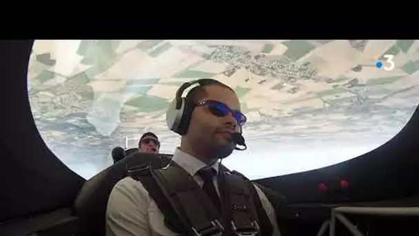 Entraînement des pilotes d'avion à l'UPRT, à l'aérodrome de Prouvy près de Valenciennes