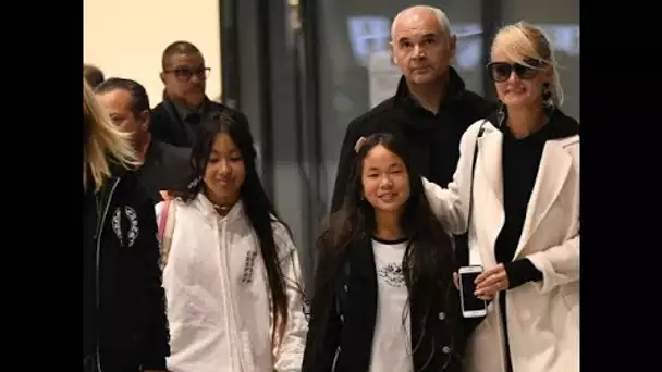 PHOTO – Laeticia Hallyday émue : c'est l'heure de la rentrée pour Jade et Joy