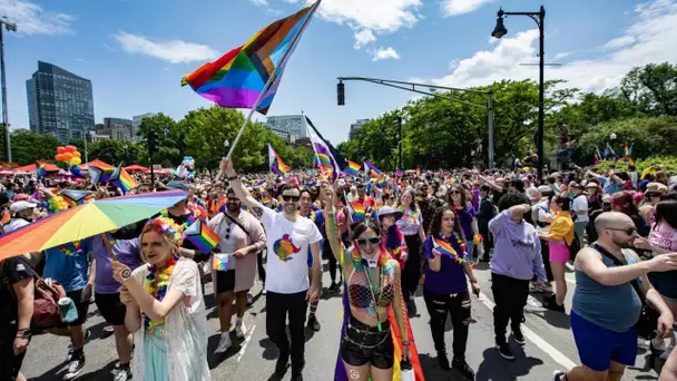 États-Unis : les menaces anti-LGBT+ pèsent sur les célébrations du mois des fiertés • FRANCE 24