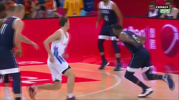 Coupe du Monde de Basketball FIBA 2019 - Sublime move de Kemba Walker !