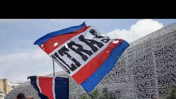 "Le titre de la honte" : les supporters du PSG en colère contre leur équipe