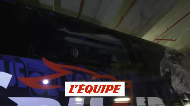 Le car de Lyon caillassé - Foot - L1 - OL