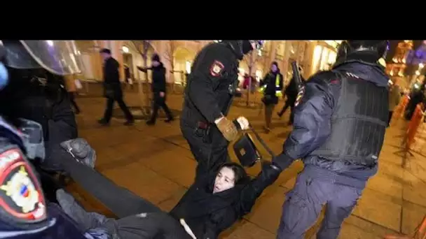 Des manifestations contre la guerre en Ukraine à Saint-Pétersbourg