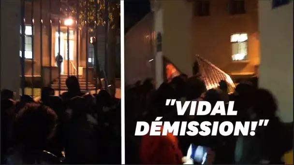 Un cortège parti du Crous de Paris enfonce les grilles du ministère de l'enseignement supérieur