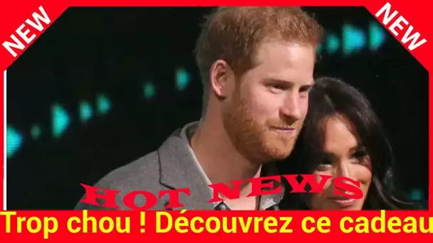 Trop chou ! Découvrez ce cadeau symbolique au cou de Meghan Markle