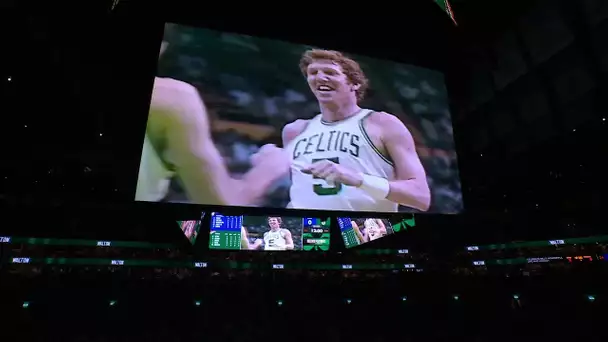 The Celtics Pay Tribute & Hold A Moment Of Silence For Bill Walton ♥