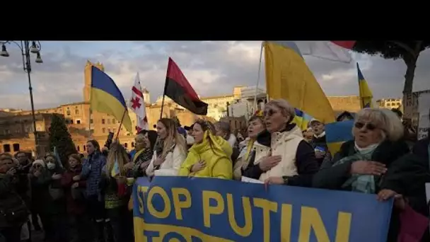 Des milliers de manifestants dans des villes européennes dénoncent la guerre en Ukraine