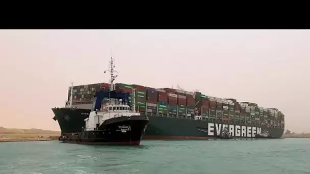 Égypte : le trafic du canal de Suez bloqué par un porte-conteneurs géant