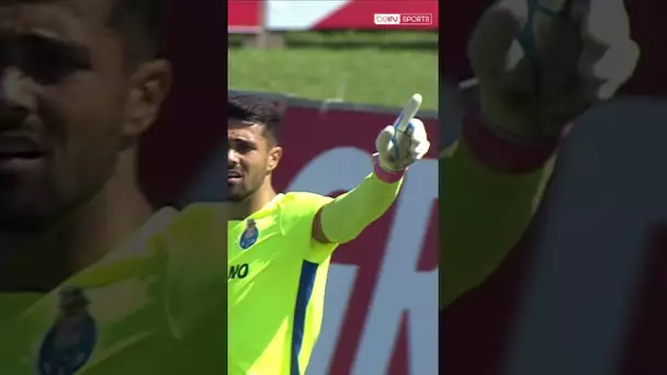 🤩 L'arrêt réflexe de Diogo Costa ! 🧤 #shorts