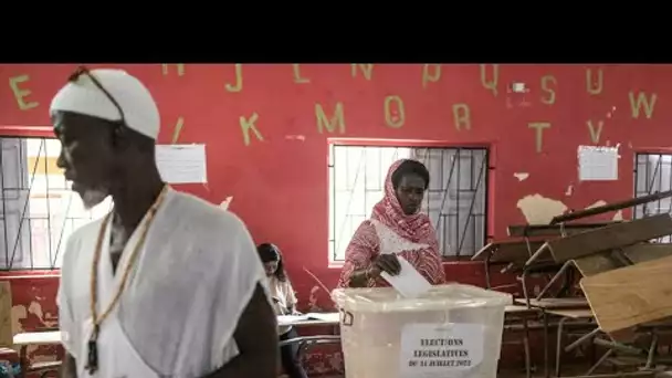 Législatives au Sénégal : le camp présidentiel revendique la victoire, l'opposition conteste