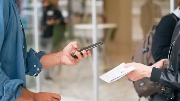 Covid-19 : Quelles sont les méthodes utilisées par les trafiquants de faux passeports de santé ?