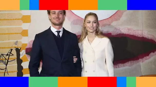 Beatrice Borromeo rayonnante  ce look blanc et nude qu'elle a osé au bras de Pierre Casiraghi