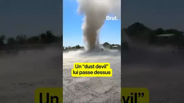 Un "dust devil" lui passe dessus 😱