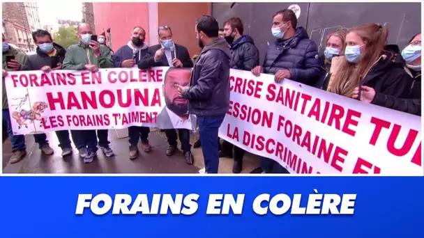 Cyril Hanouna rencontre les forains, les "oubliés du Covid"