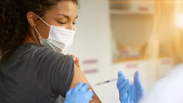 Carnet de vaccination : projet de loi adopté par les députés