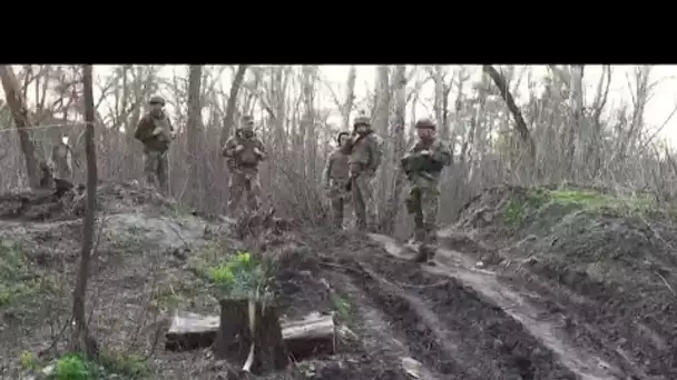 Les soldats ukrainiens sur le pied de guerre face à la Russie