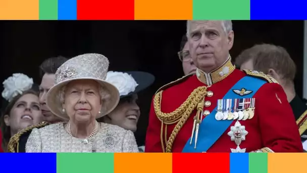 Elizabeth II  ce cliché de Jeffrey Epstein et Ghislaine Maxwell détendus à Balmoral qui fait scanda